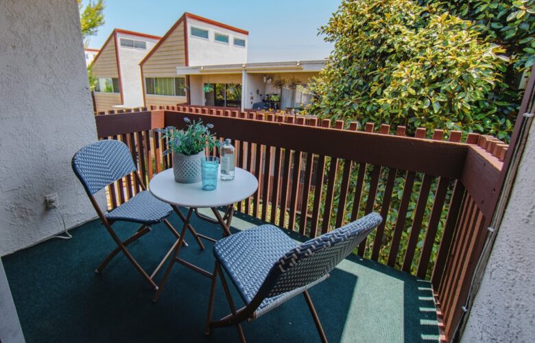 6000 Canterbury Dr., #D301, Culver City, CA 90230