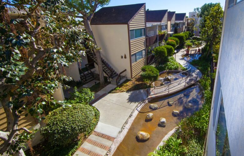 6000 Canterbury Dr., #D301, Culver City, CA 90230