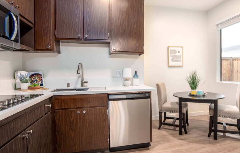 6150 Buckingham Pkwy., #107 Culver City, CA 90230