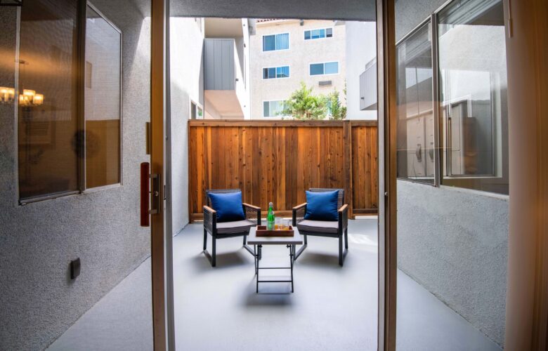 6150 Buckingham Pkwy., #107 Culver City, CA 90230