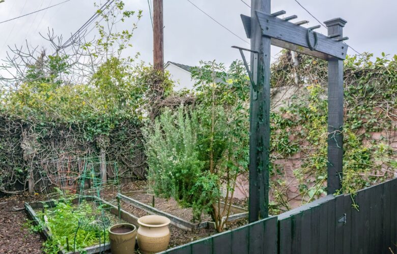 6727 W. 88th St., Los Angeles, CA 90045