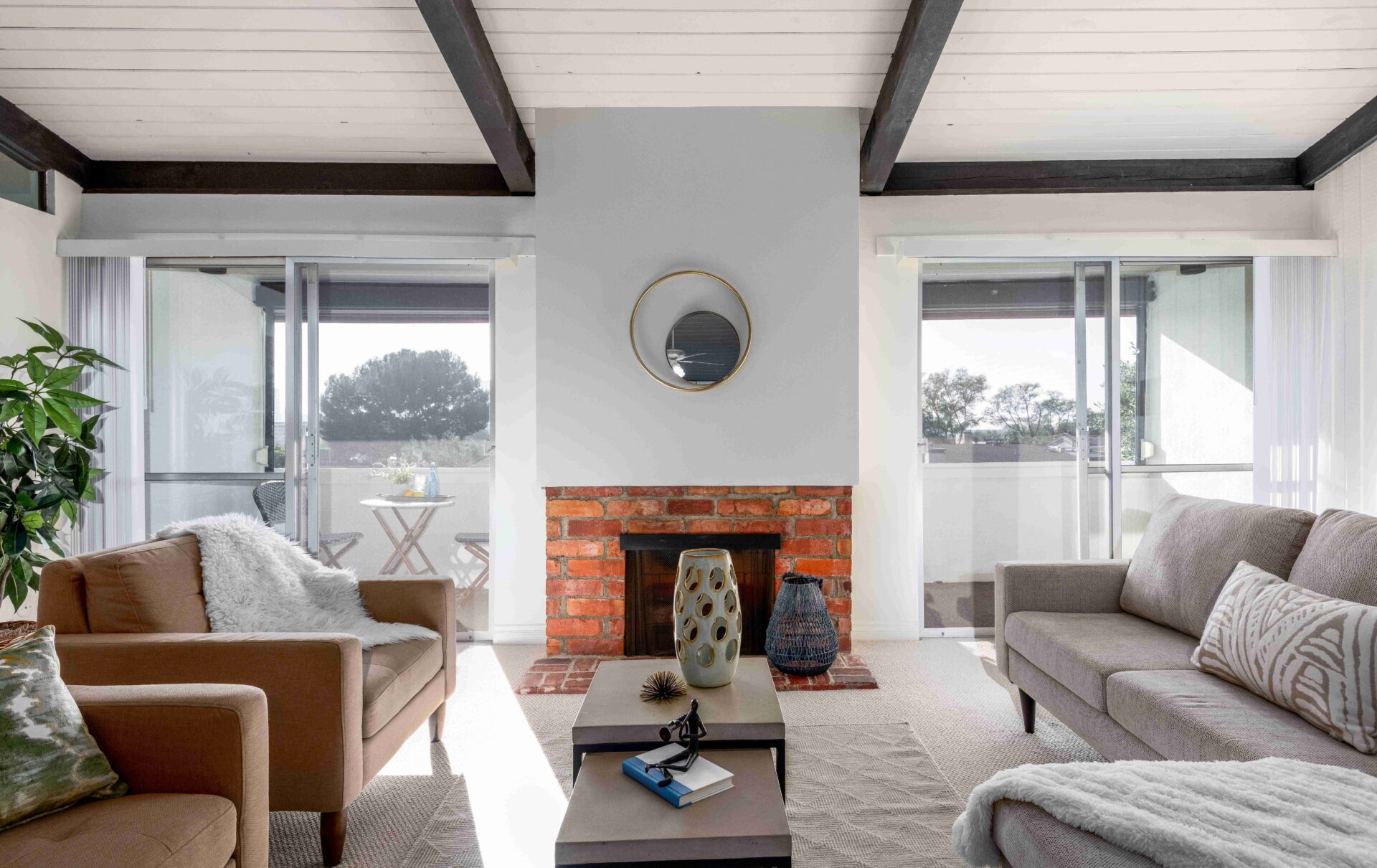 6425 Green Valley Cir., #300, Culver City, CA 90230