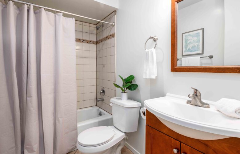 6425 Green Valley Cir., #300, Culver City, CA 90230