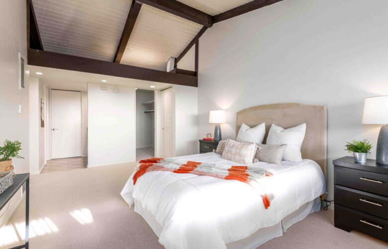 6425 Green Valley Cir., #300, Culver City, CA 90230