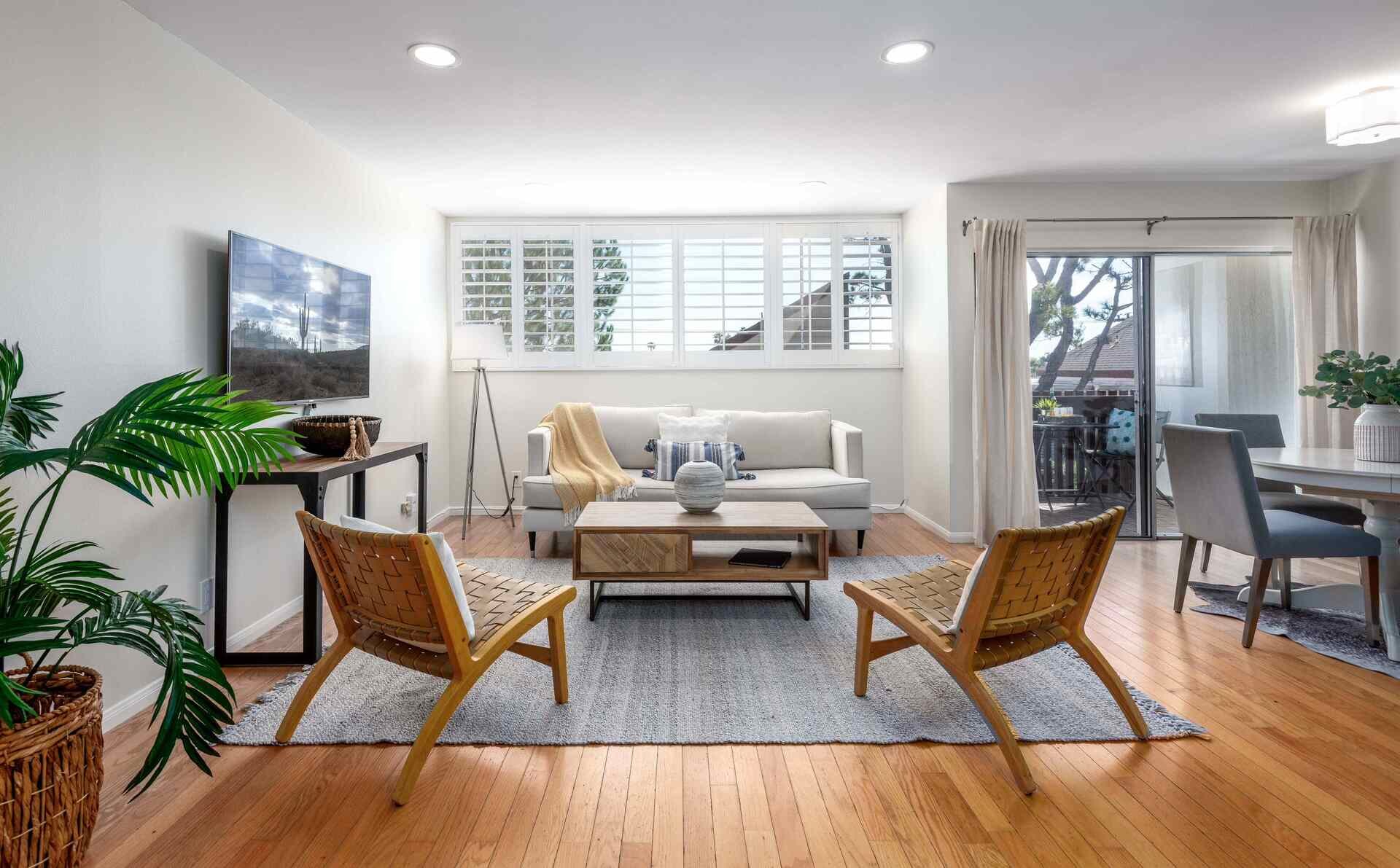 6050 Canterbury Dr., #E317, Culver City, CA 90230