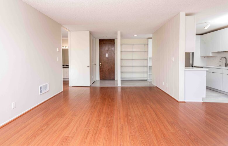 6050 Canterbury Dr., #E214, Culver City, CA 90230