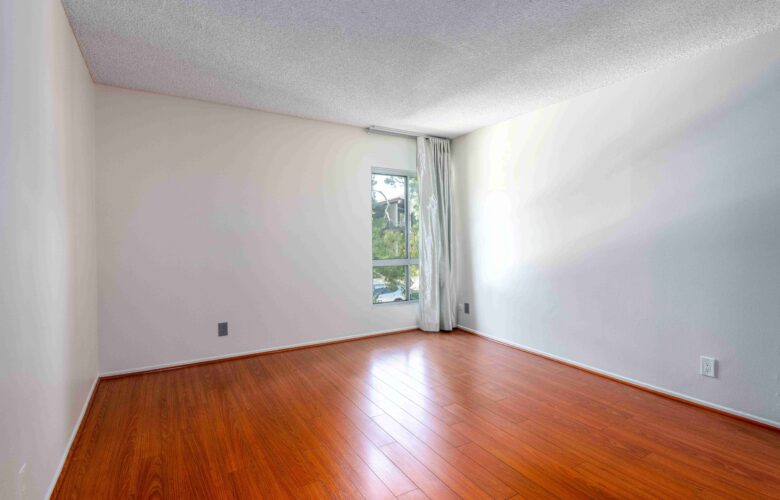 6050 Canterbury Dr., #E214, Culver City, CA 90230