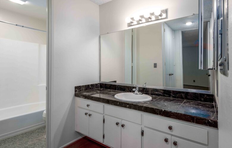 6050 Canterbury Dr., #E214, Culver City, CA 90230